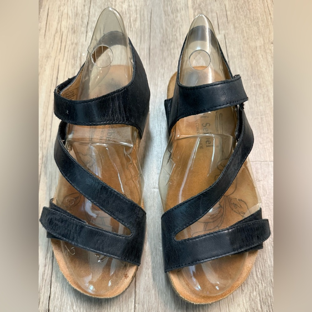 Josef Seibel Women’s Tonga 25 Black Leather Sandals